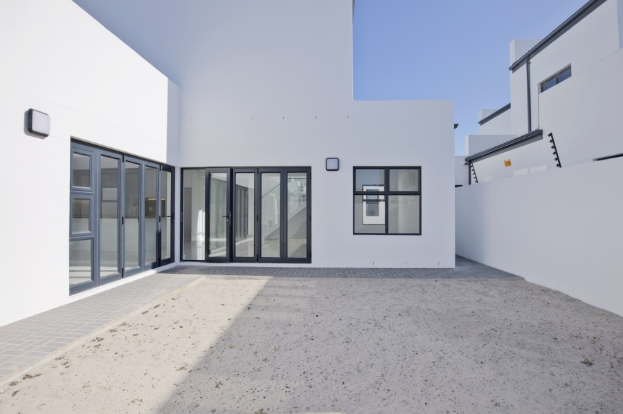 5 Bedroom Property for Sale in Sandown Western Cape